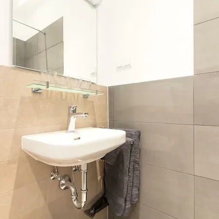Apartment New York - Chillinghouse # 4, 3 Min. Vom Ice, Netflix, Garten Siegburg